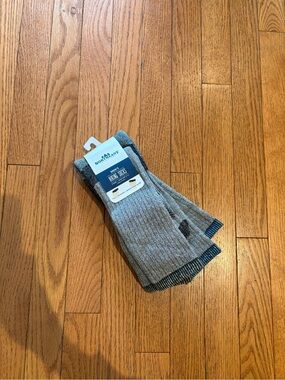 Men's Grey Athletic Crew Socks by Northeast Outfitters - Cushioned Comfort